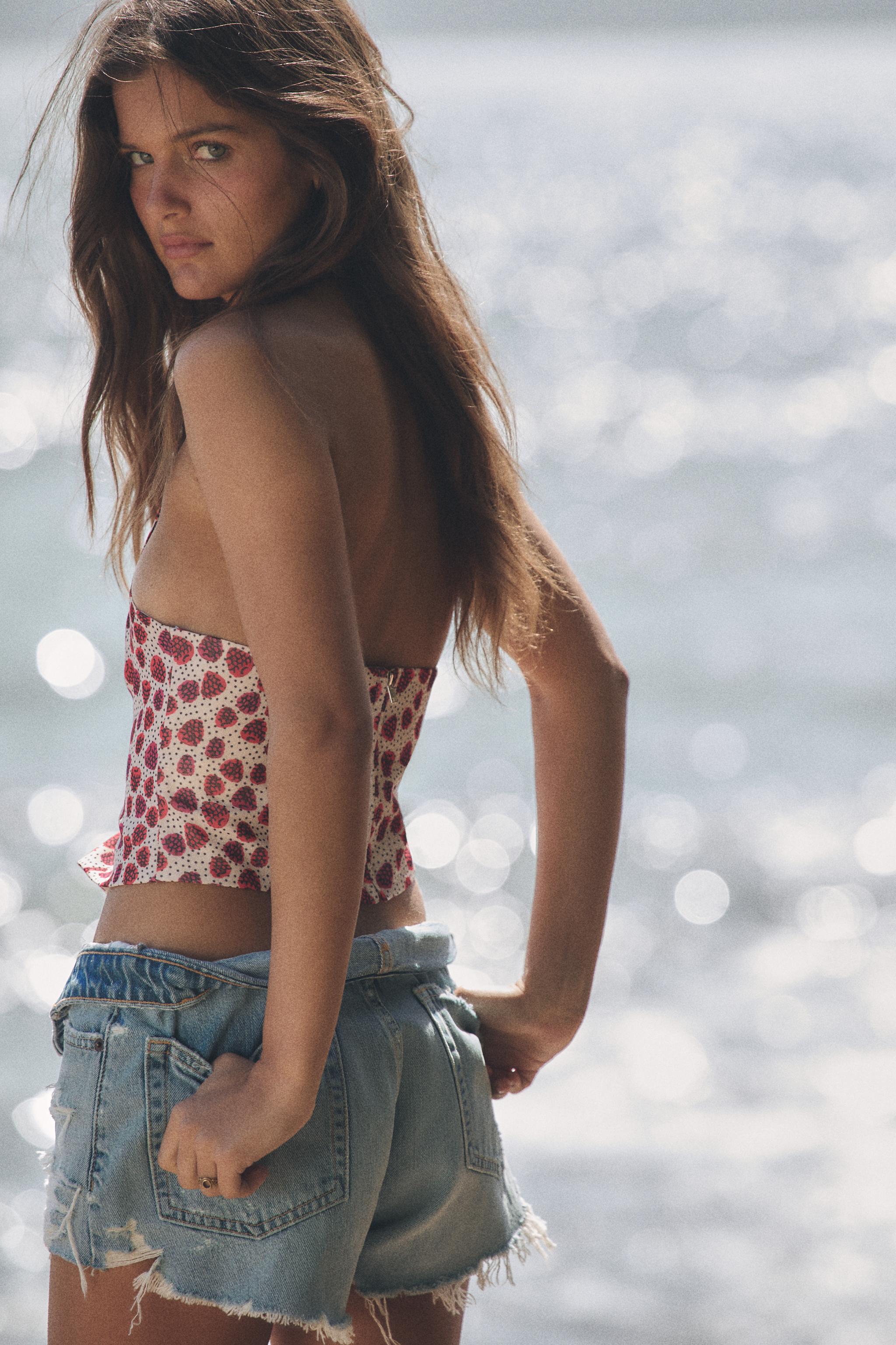 PRINTED HALTER TOP